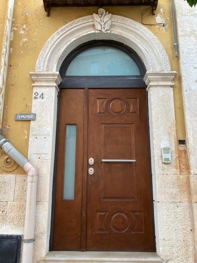Вилла Dimora Castello Бари Экстерьер фото